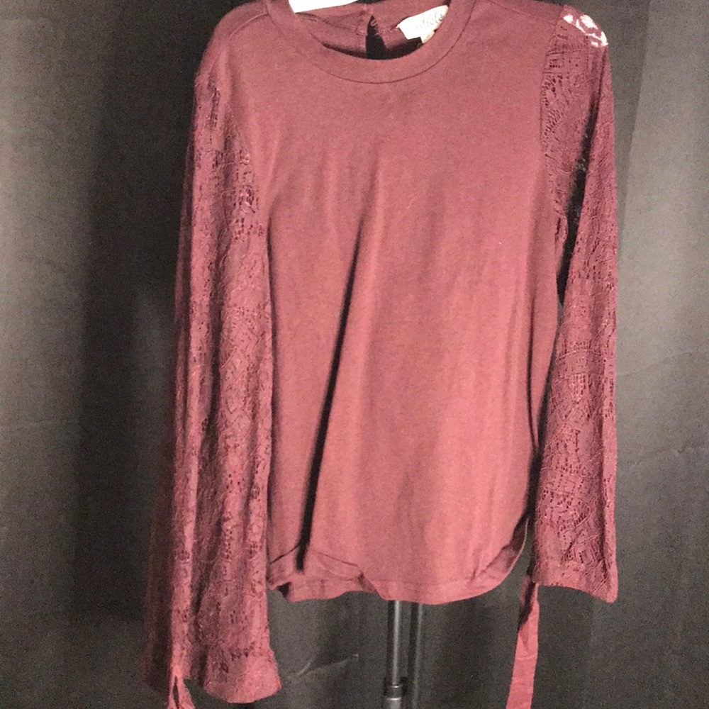 Lace sleeve red shirt